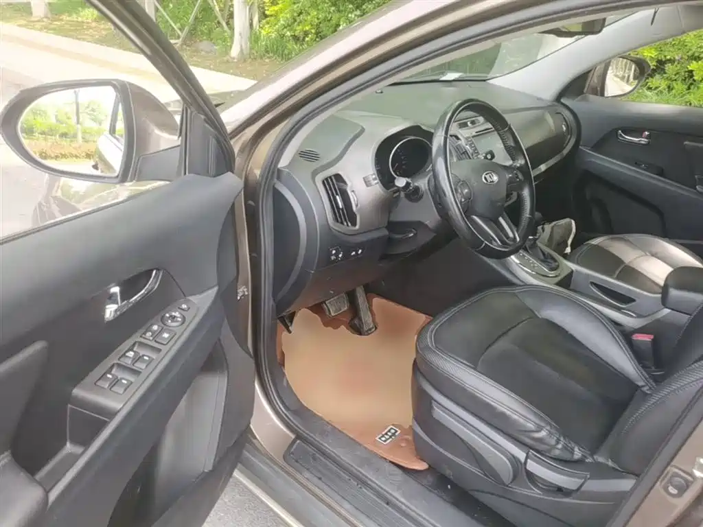Kia Sportage 2015 2.0L Automatic 2WD DLX фото 16