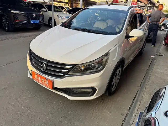 Baojun Baojun 310W 2017 1.5L Manual Comfort China V