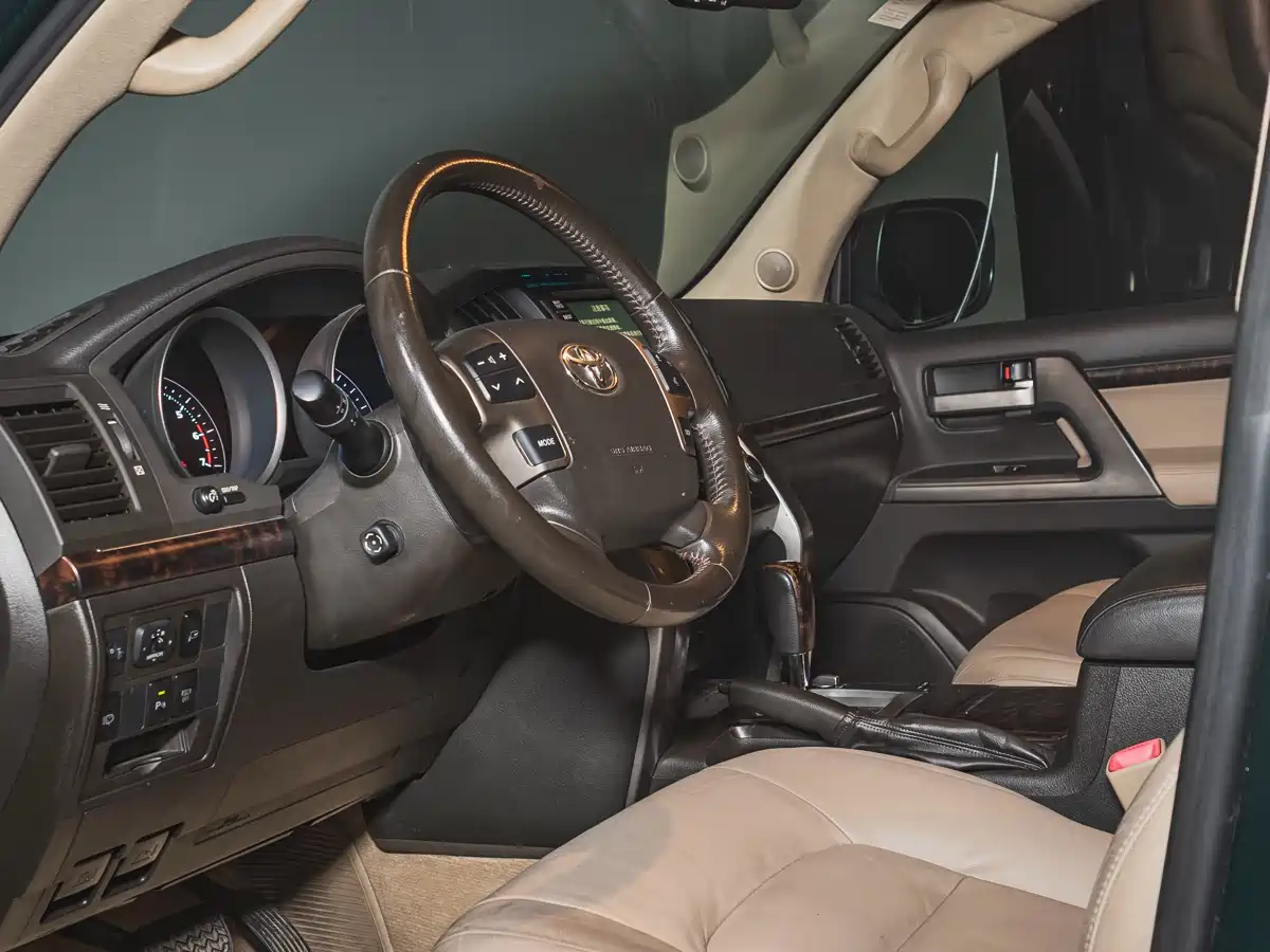 Toyota Land Cruiser 2007 4.7L Automatic VX-R фото 13
