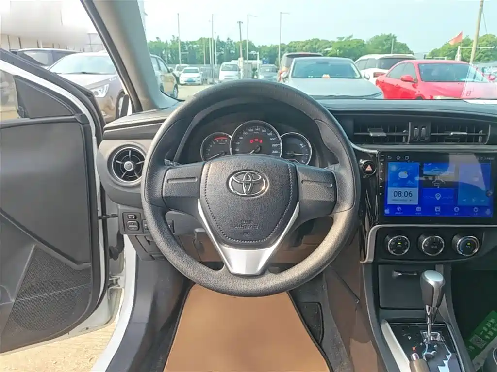 Toyota Corolla 2018 1.2T S-CVT GL Smart Edition фото 11