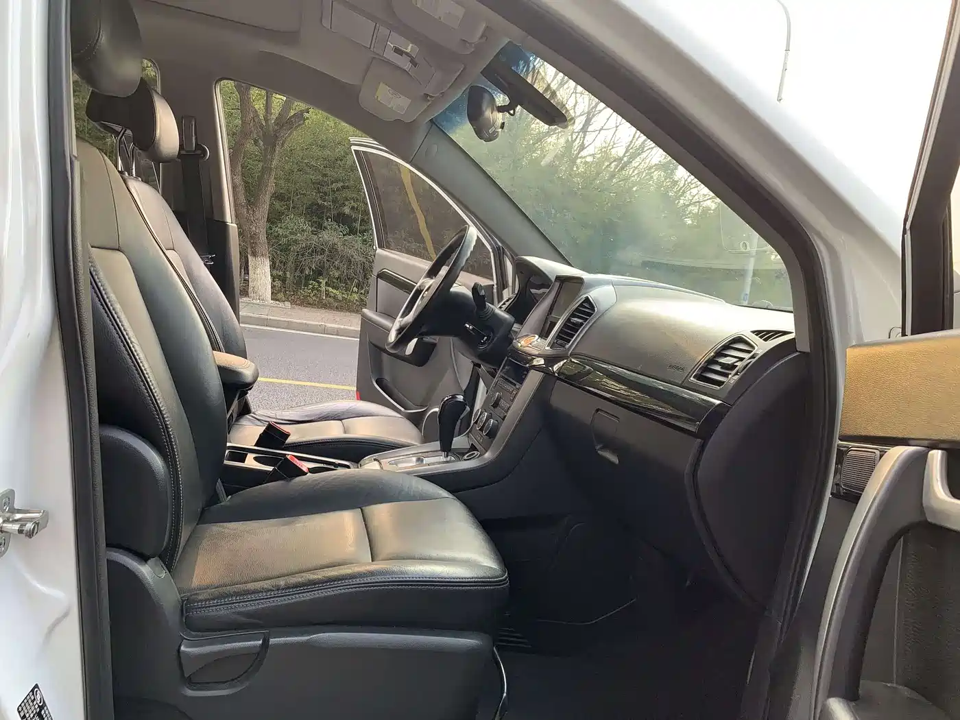 Chevrolet Captiva 2014 2.4L 2WD Urban 7-seater фото 18