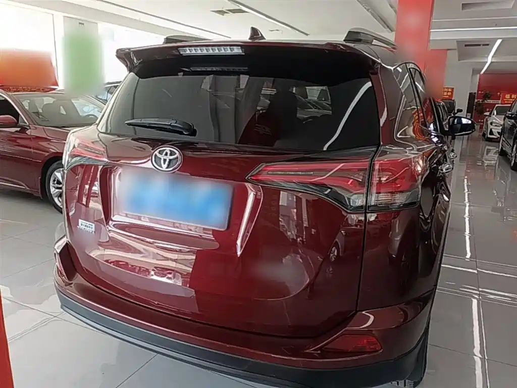 Toyota RAV4 Rongfang 2016 2.0L CVT 2WD Trend (China V) фото 6