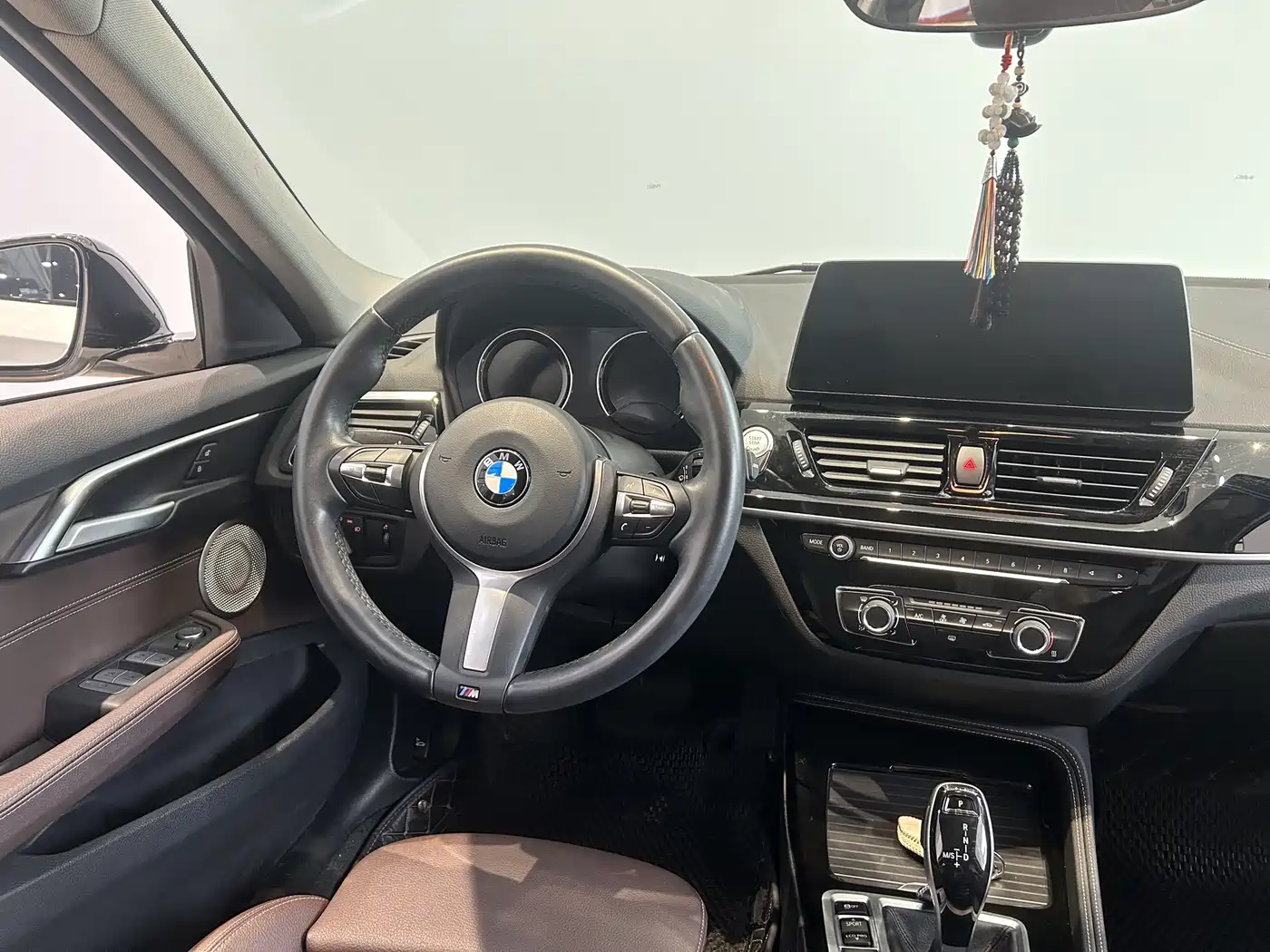 BMW 1 Series 2021 120i M Sport Shadow Edition фото 11