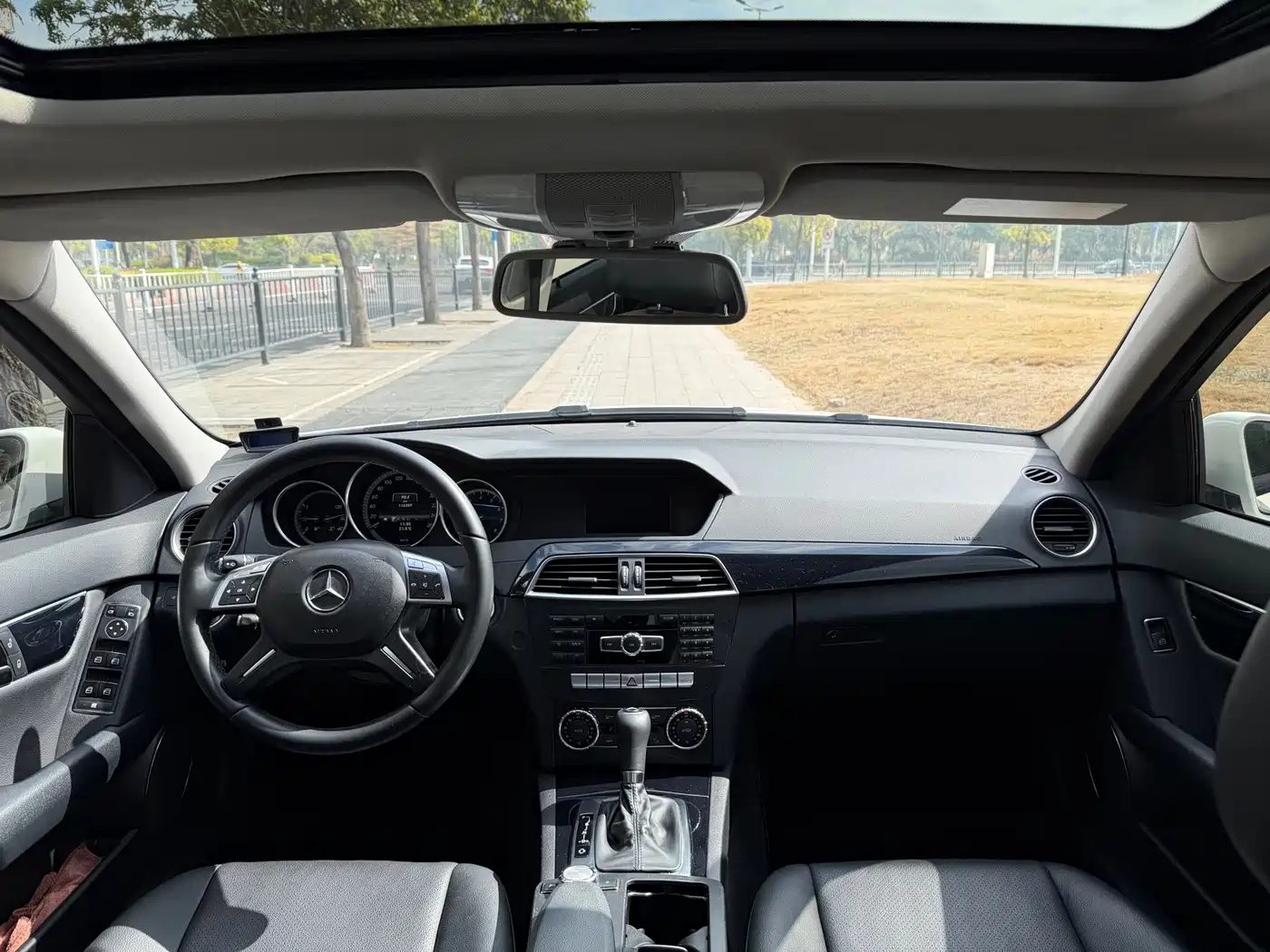 Mercedes-Benz C-Class 2013 C 180 Classic Grand Edition фото 6