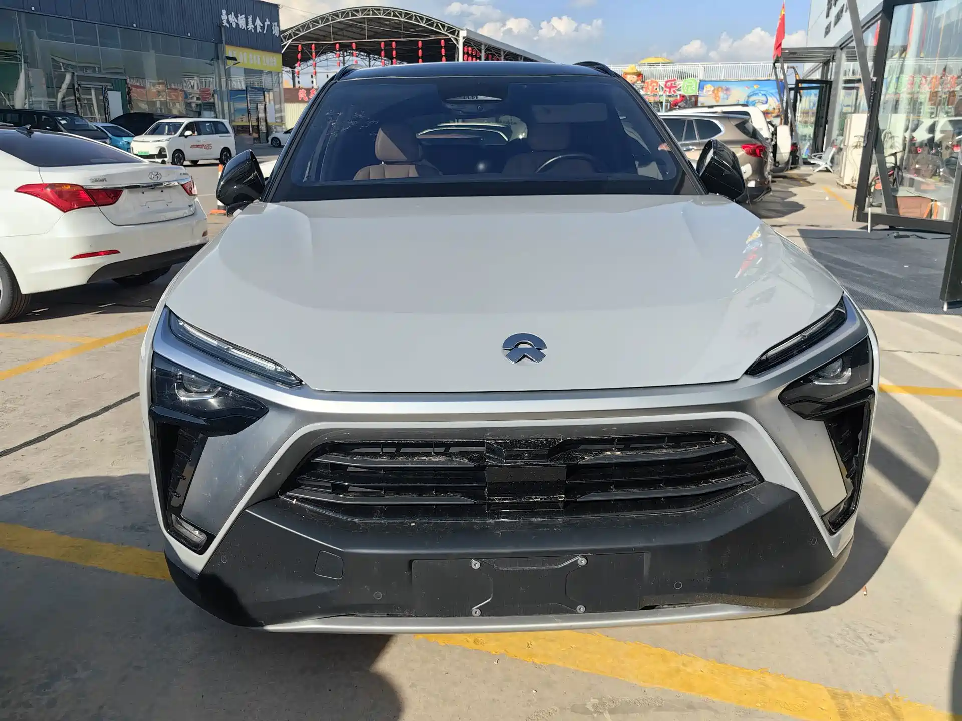 Фото 2 - NIO ES8