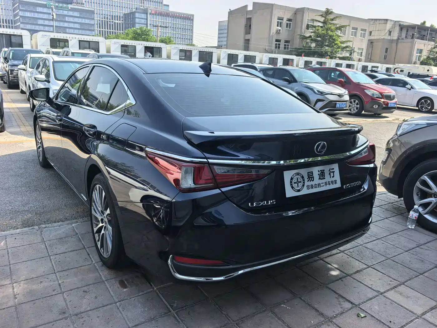 Lexus ES 2018 300h Premium Edition China V фото 14