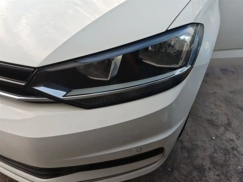 Volkswagen Touran 2018 Touran L 280TSI DSG Comfort 7-seater China V фото 24