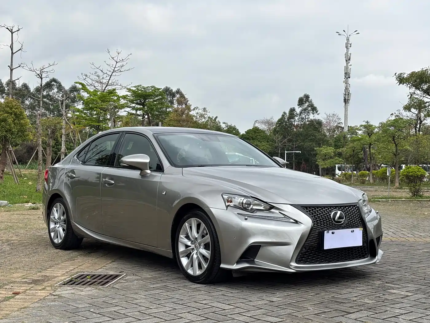 Lexus IS 2015 200t F SPORT фото 3