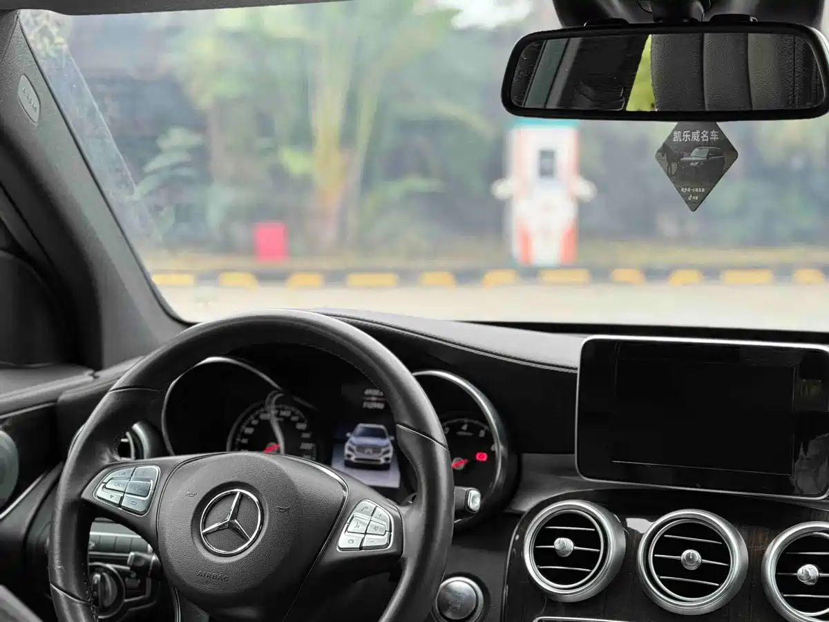 Mercedes-Benz GLC 2018 GLC 260 4MATIC Luxury фото 8
