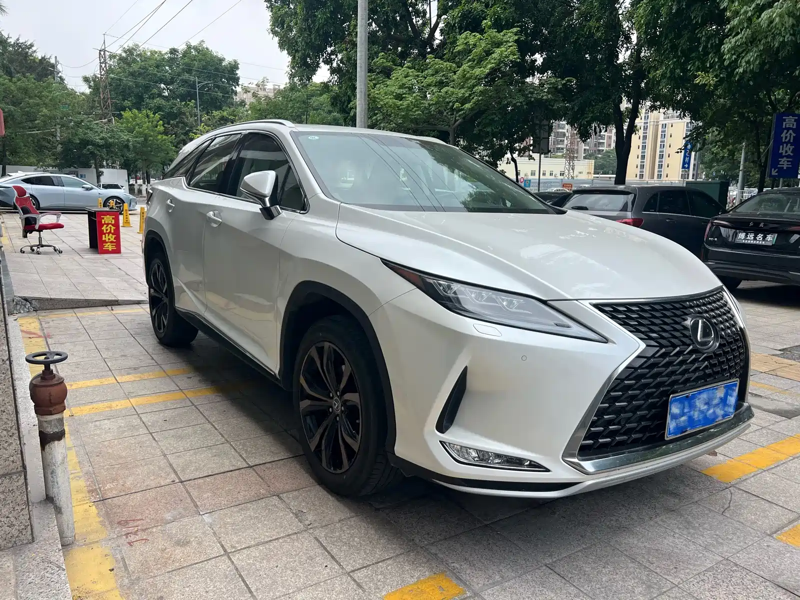 Фото 2 - Lexus RX