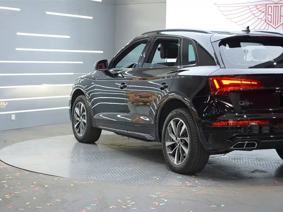 Audi Q5L 2023 40T Luxury Dynamic фото 6