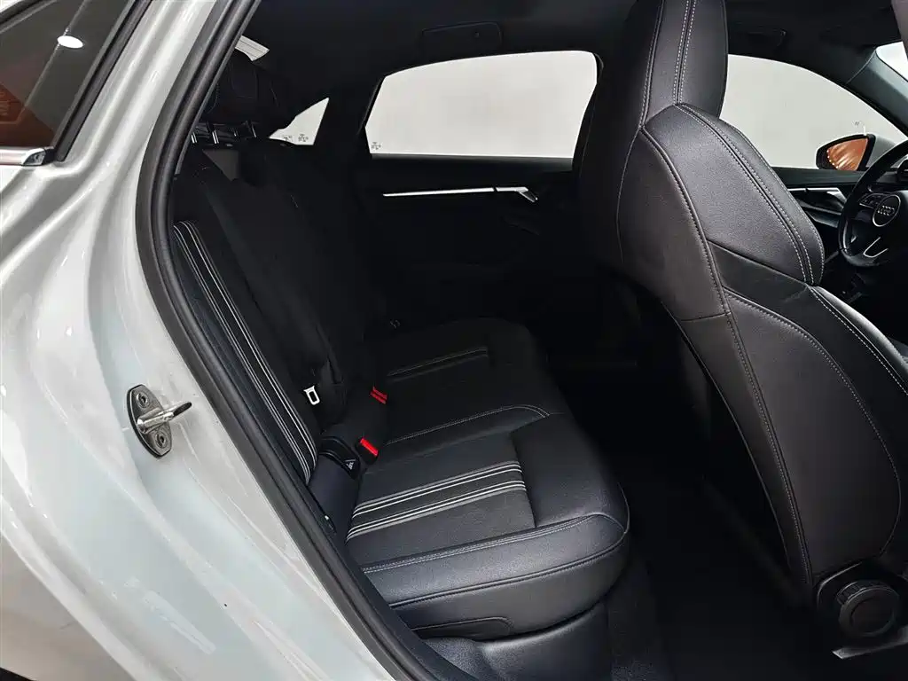 Audi A3 2023 Facelift A3L Limousine 35 TFSI Fashion Sport фото 23