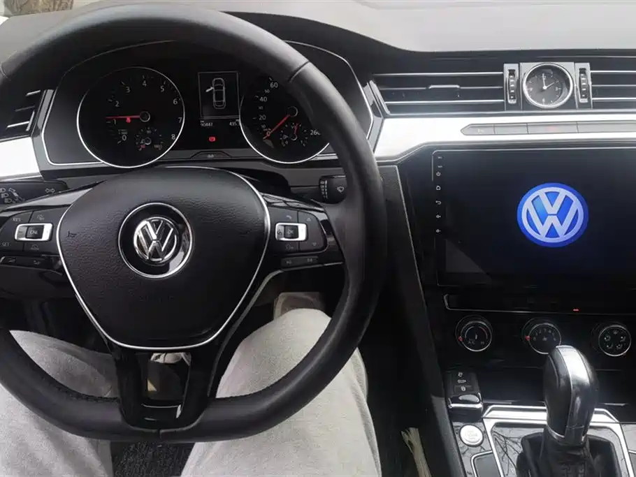 Volkswagen Magotan 2018 330TSI DSG Leading фото 12
