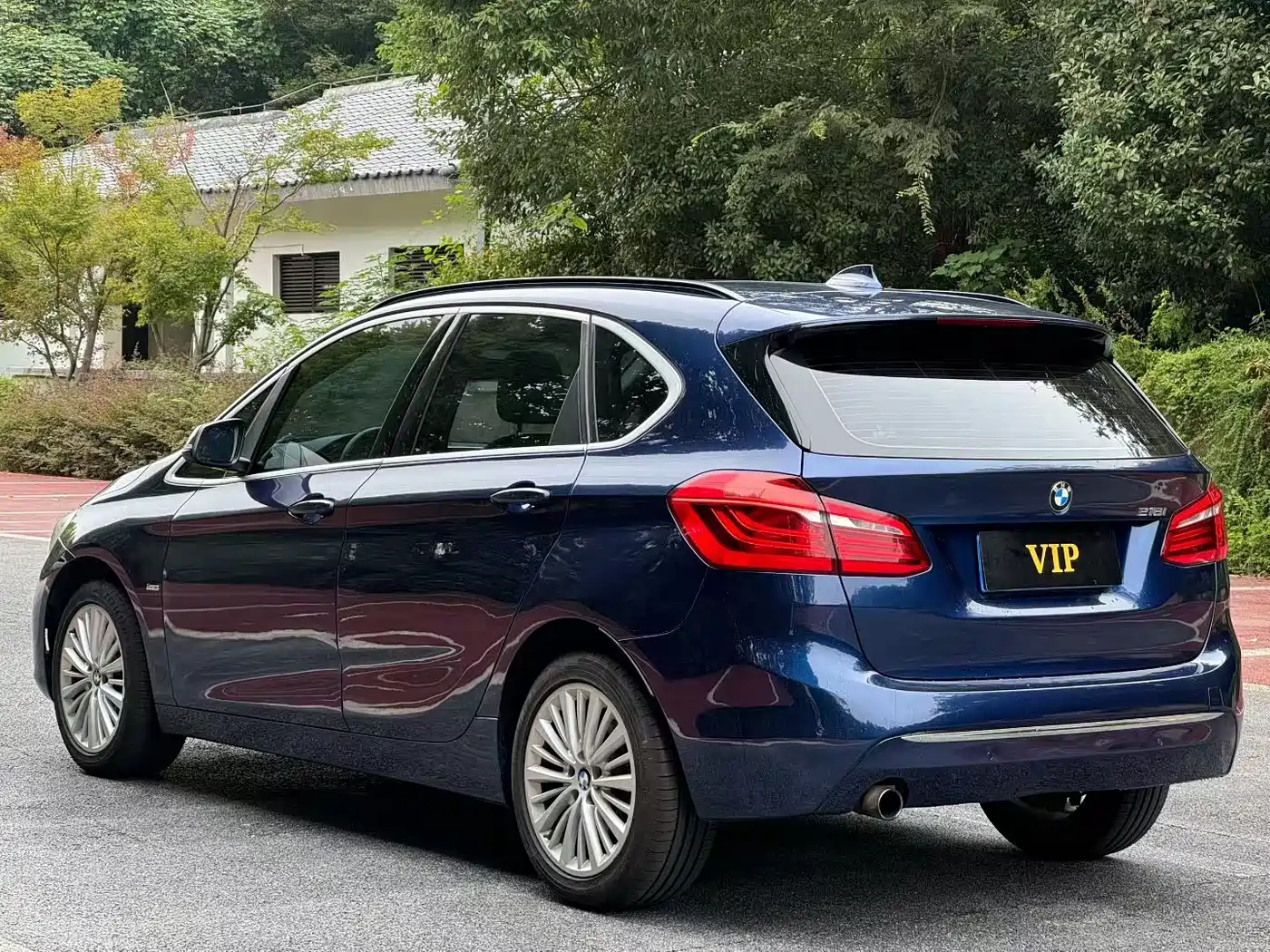 BMW 2 Series Touring 2016 218i Sport Design Package фото 4