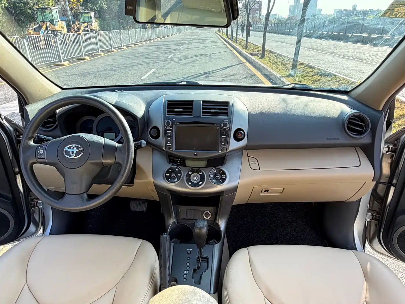 Toyota RAV4 Rongfang 2013 Special Edition 2.0L Auto Classic фото 6