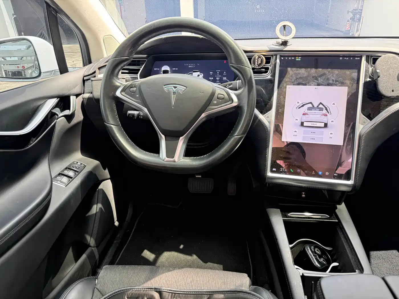 TESLA MODEL X