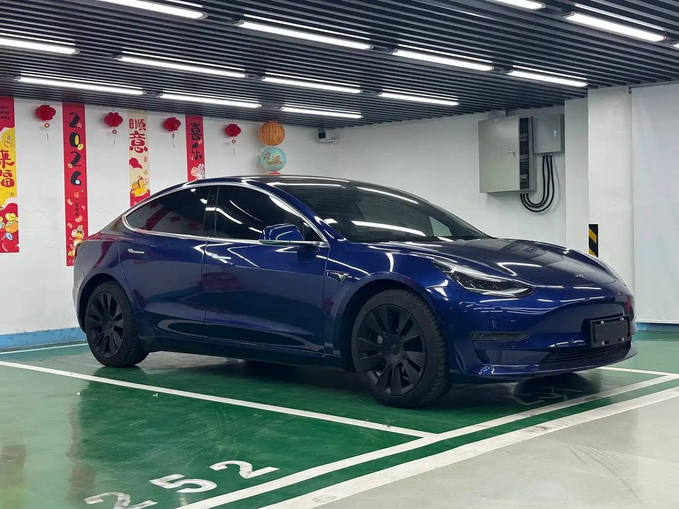 TESLA MODEL 3