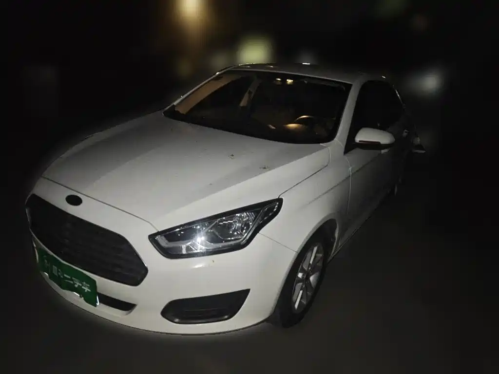 صورة 1 - Ford Escort