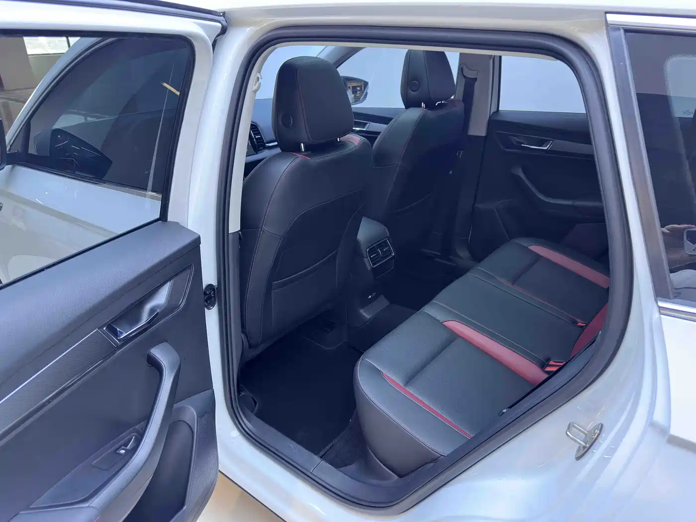 Škoda Karoq 2023 TSI280 Luxury Edition фото 11