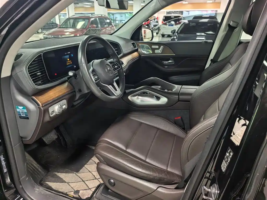 Mercedes-Benz GLE 2020 Facelift GLE 350 4MATIC Luxury фото 5