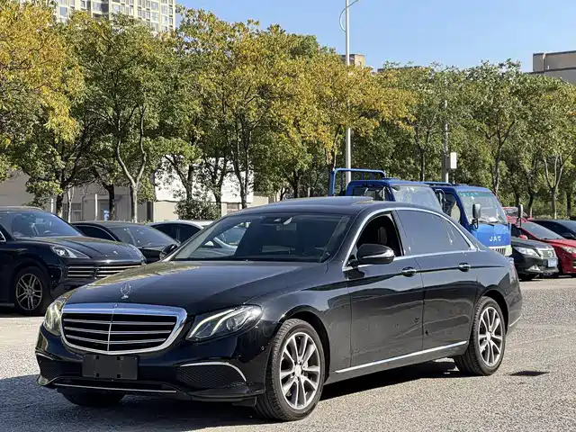 MERCEDES-BENZ E CLASS