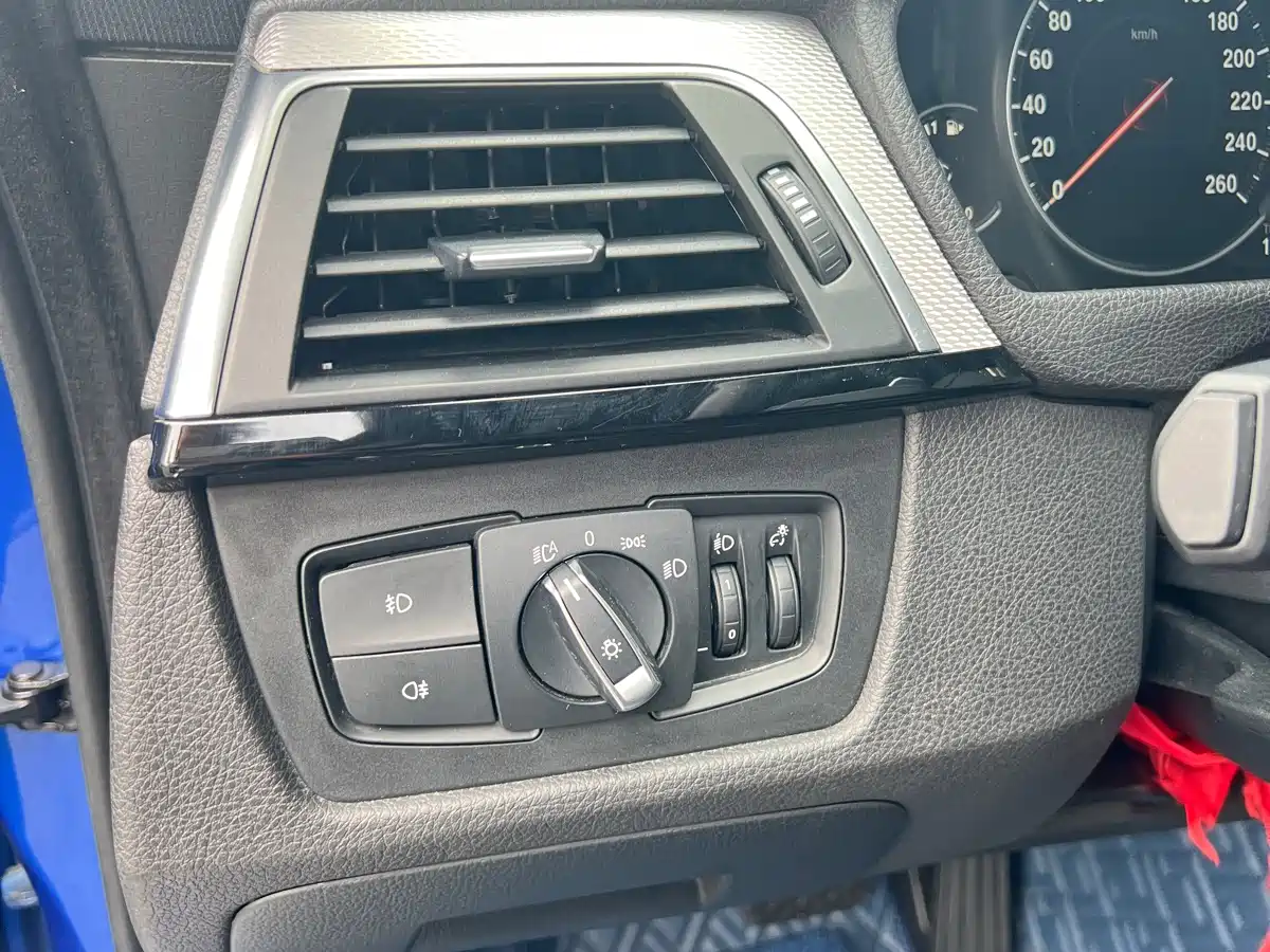 BMW 3 Series GT 2019 320i M Sport Model фото 26