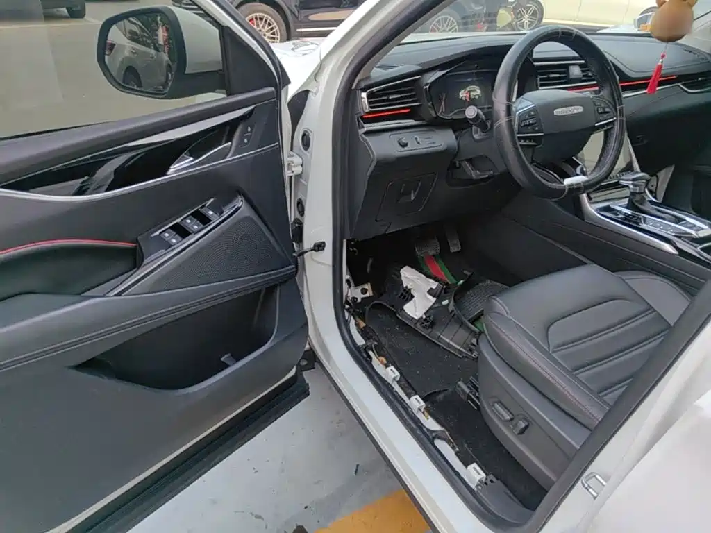 Maxus Maxus D60 2020 2019 1.5T Automatic Comfort Edition 5-Seater
