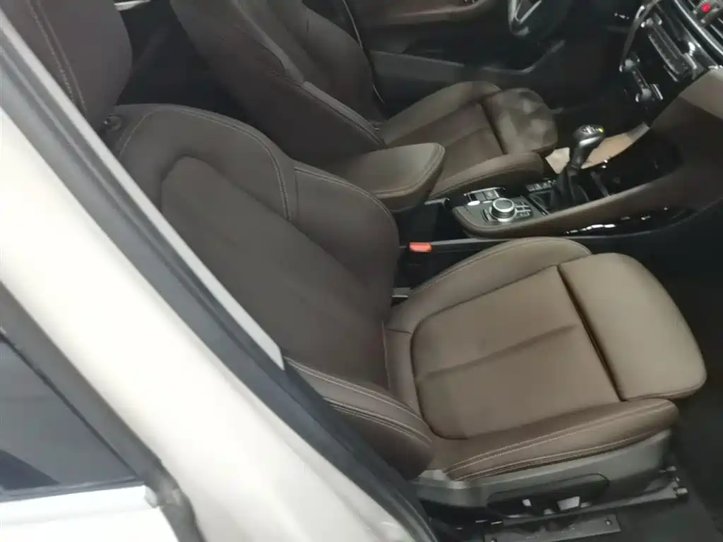 BMW X1 New Energy 2020 xDrive30Le Premium Edition фото 25