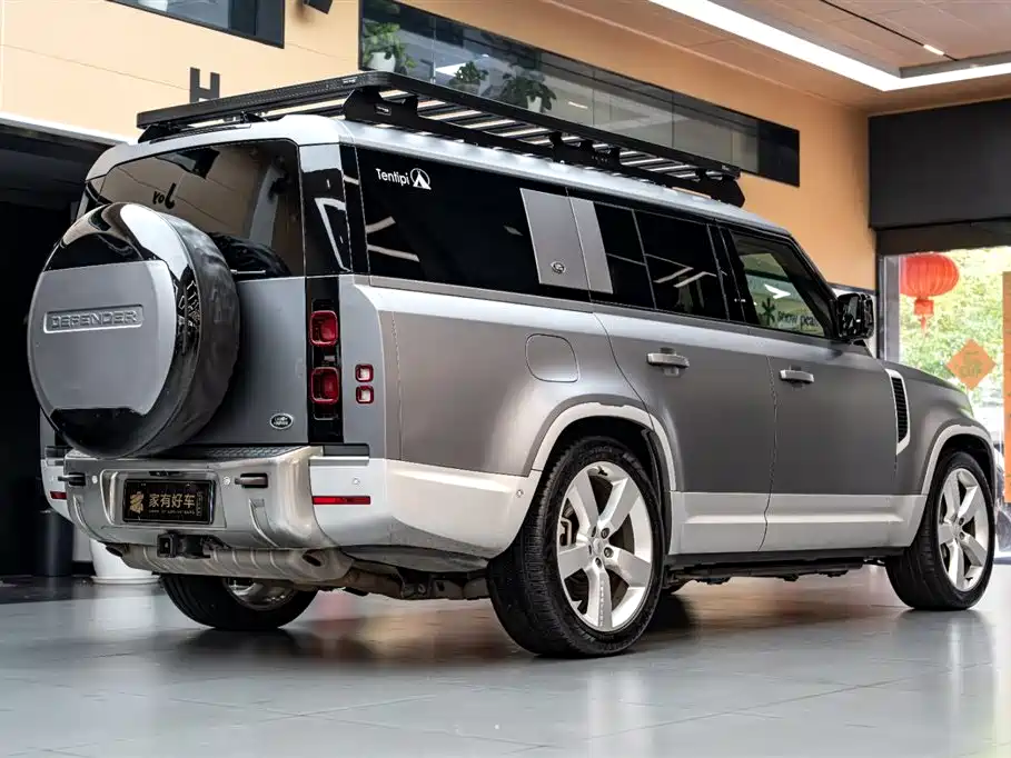 Land Rover Defender 2023 Model Year 130 3.0T P400 HSE фото 4