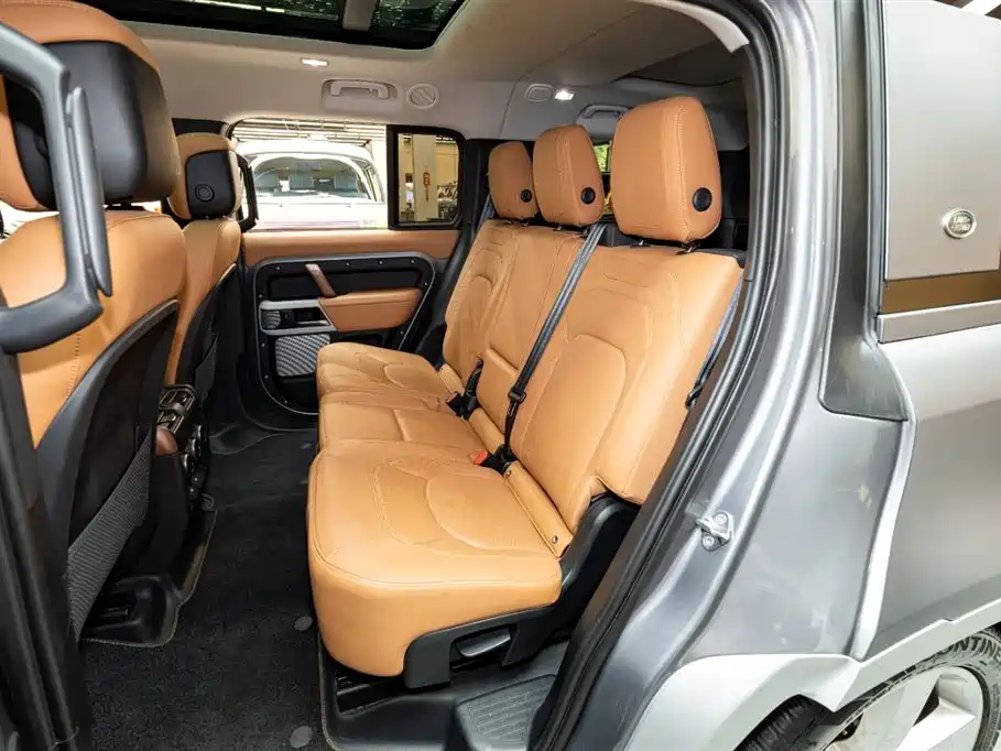 Land Rover Defender 2023 Model Year 130 3.0T P400 HSE фото 11
