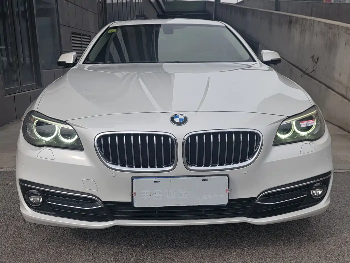 BMW 5 Series 2014 525Li Luxury Design Package фото 2