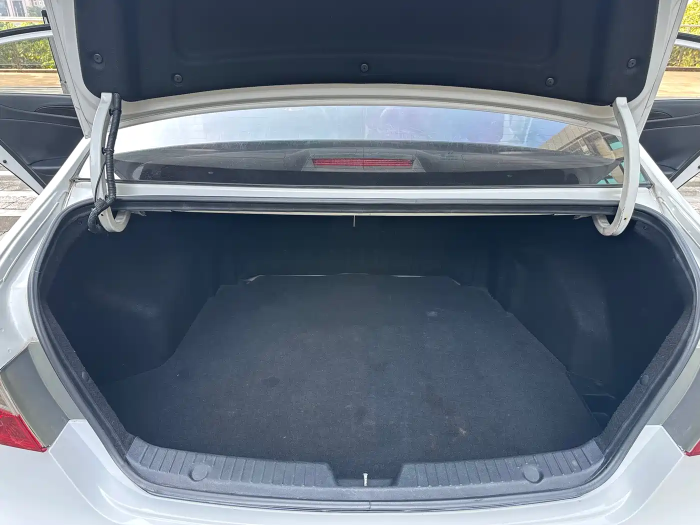 Hyundai Sonata 2014 2.0L Automatic Luxury фото 10