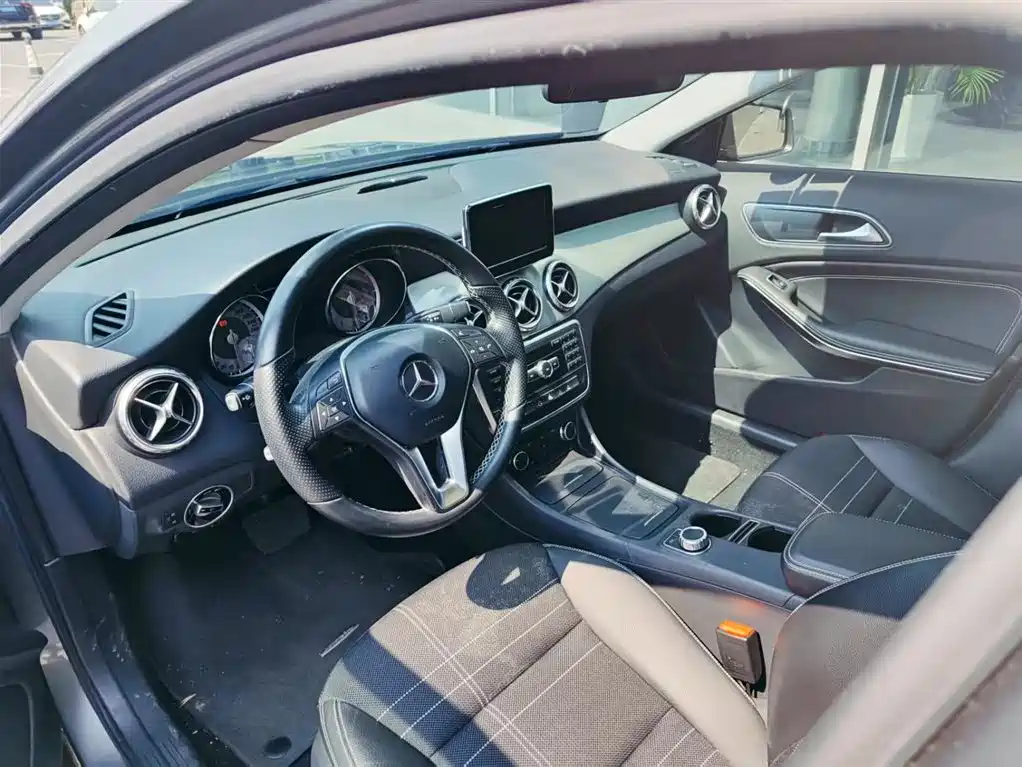Mercedes-Benz GLA (Import) 2015 GLA 200 фото 9