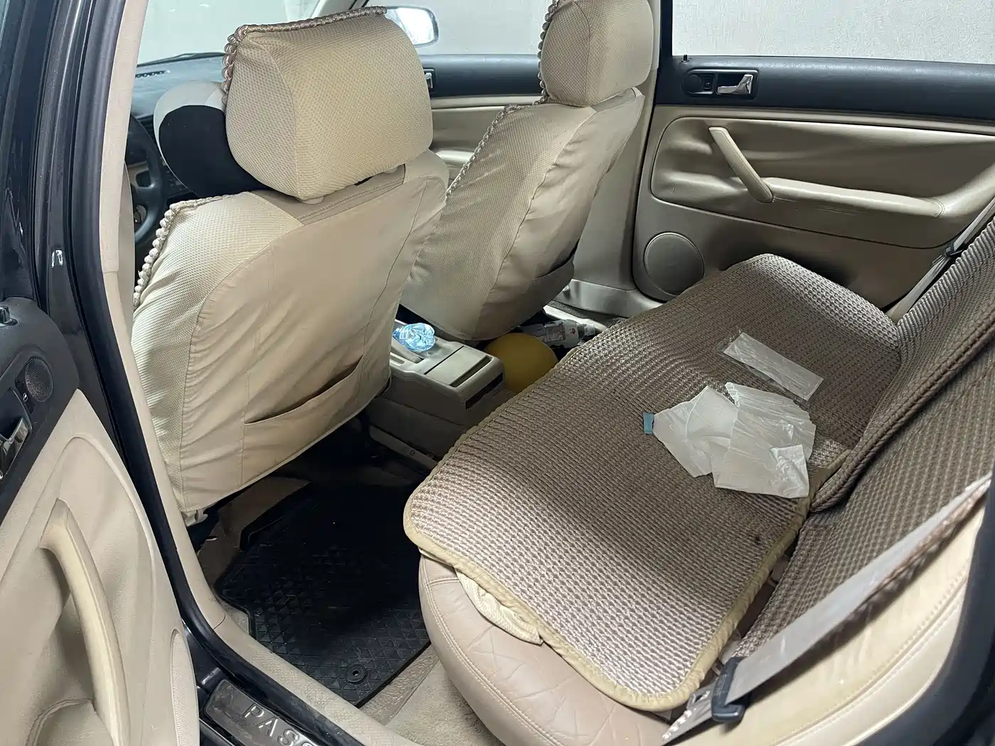 Volkswagen Passat 2004 Model 2.0L Manual Base фото 6