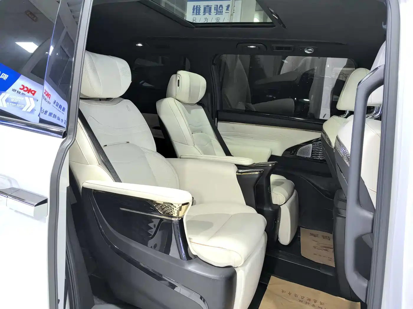 GAC Trumpchi Trumpchi M8 2023 Model Master Series 400T Flagship Edition фото 10