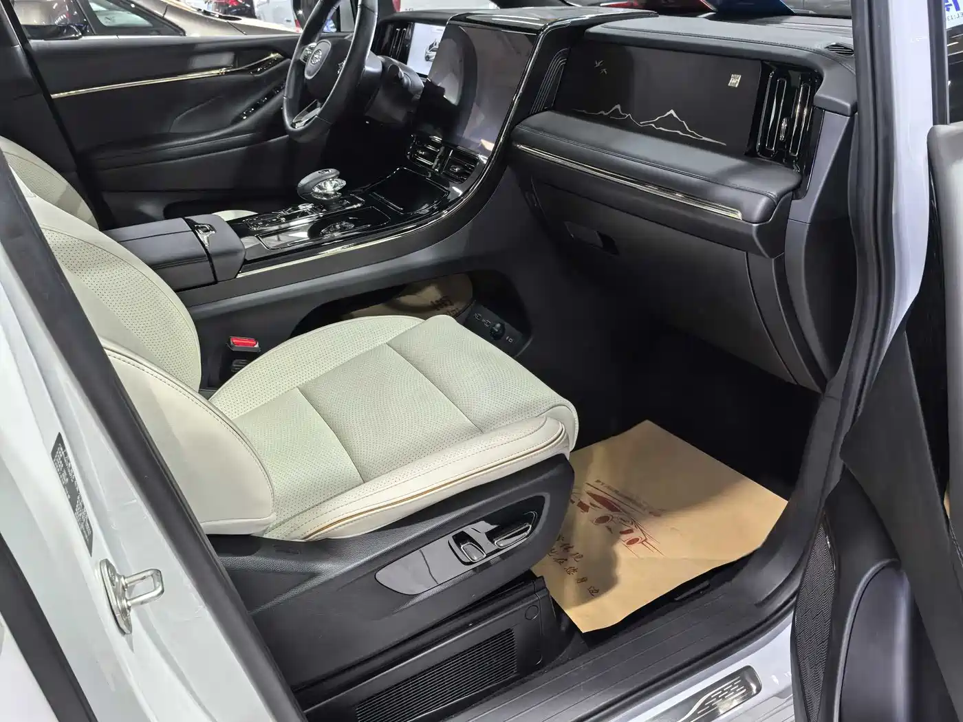 GAC Trumpchi Trumpchi M8 2023 Model Master Series 400T Flagship Edition фото 14