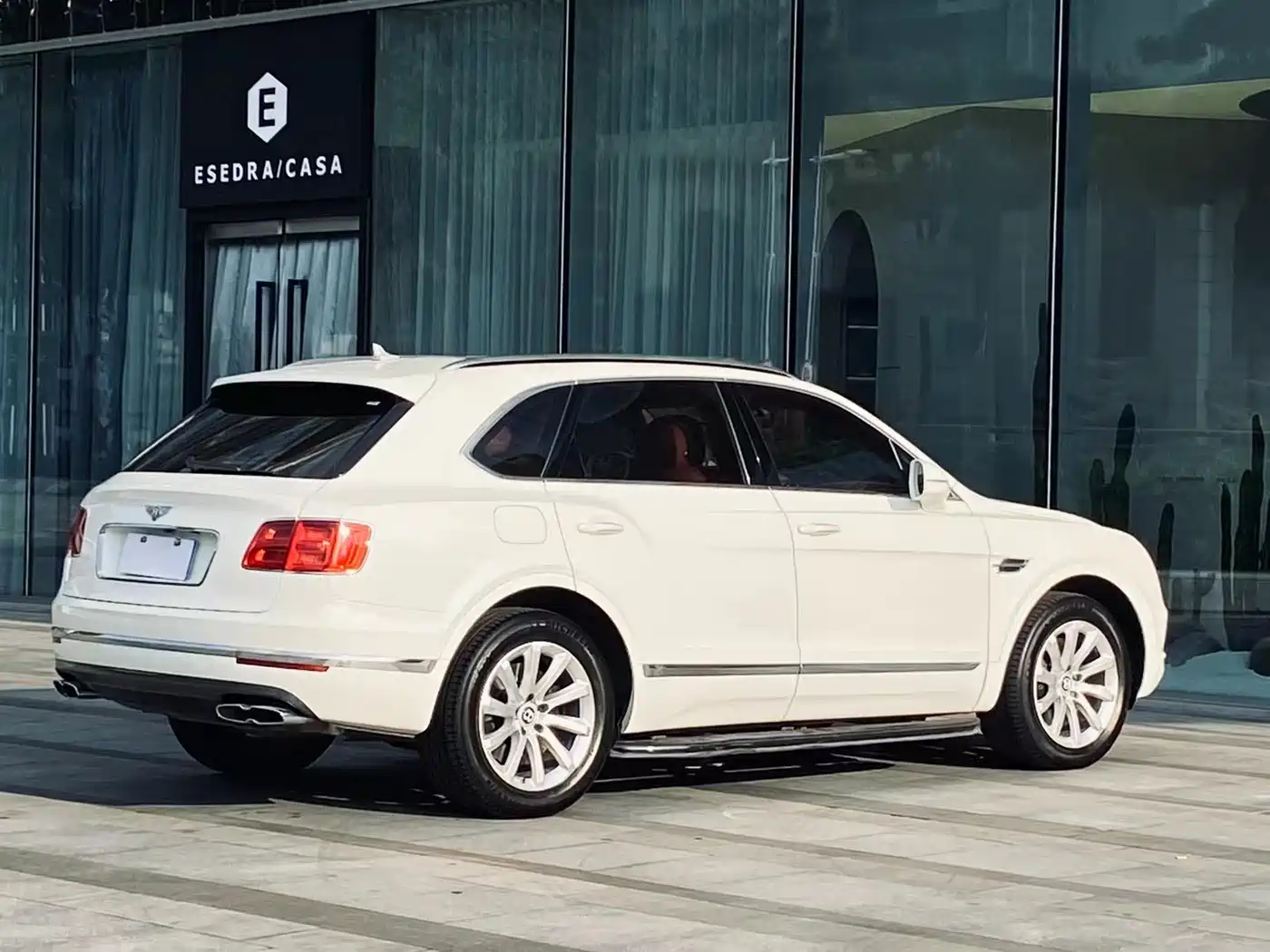 صورة 9 - Bentley Bentayga