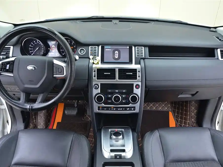 Land Rover Discovery Sport 2016 2.0T HSE фото 6