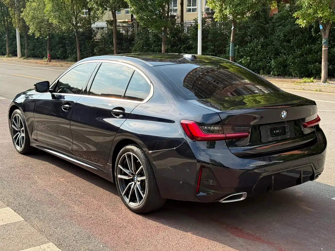 BMW 3-SERIES