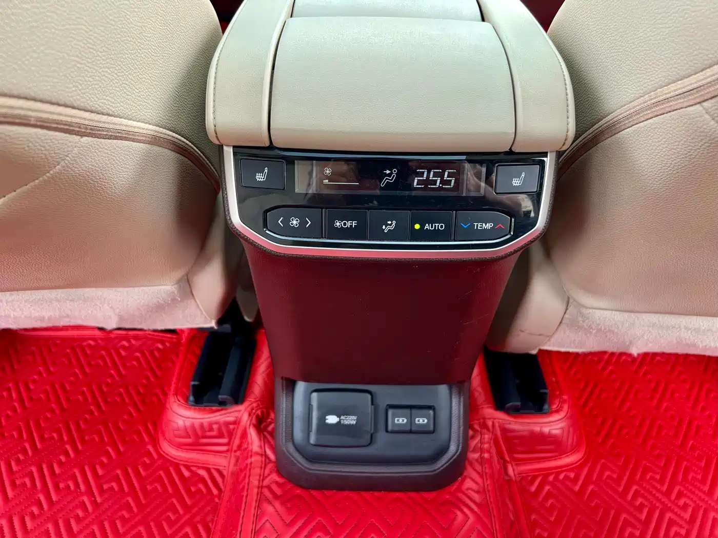 Toyota Highlander 2022 Dual Engine 2.5L 4WD Supreme Edition 7-Seater фото 18