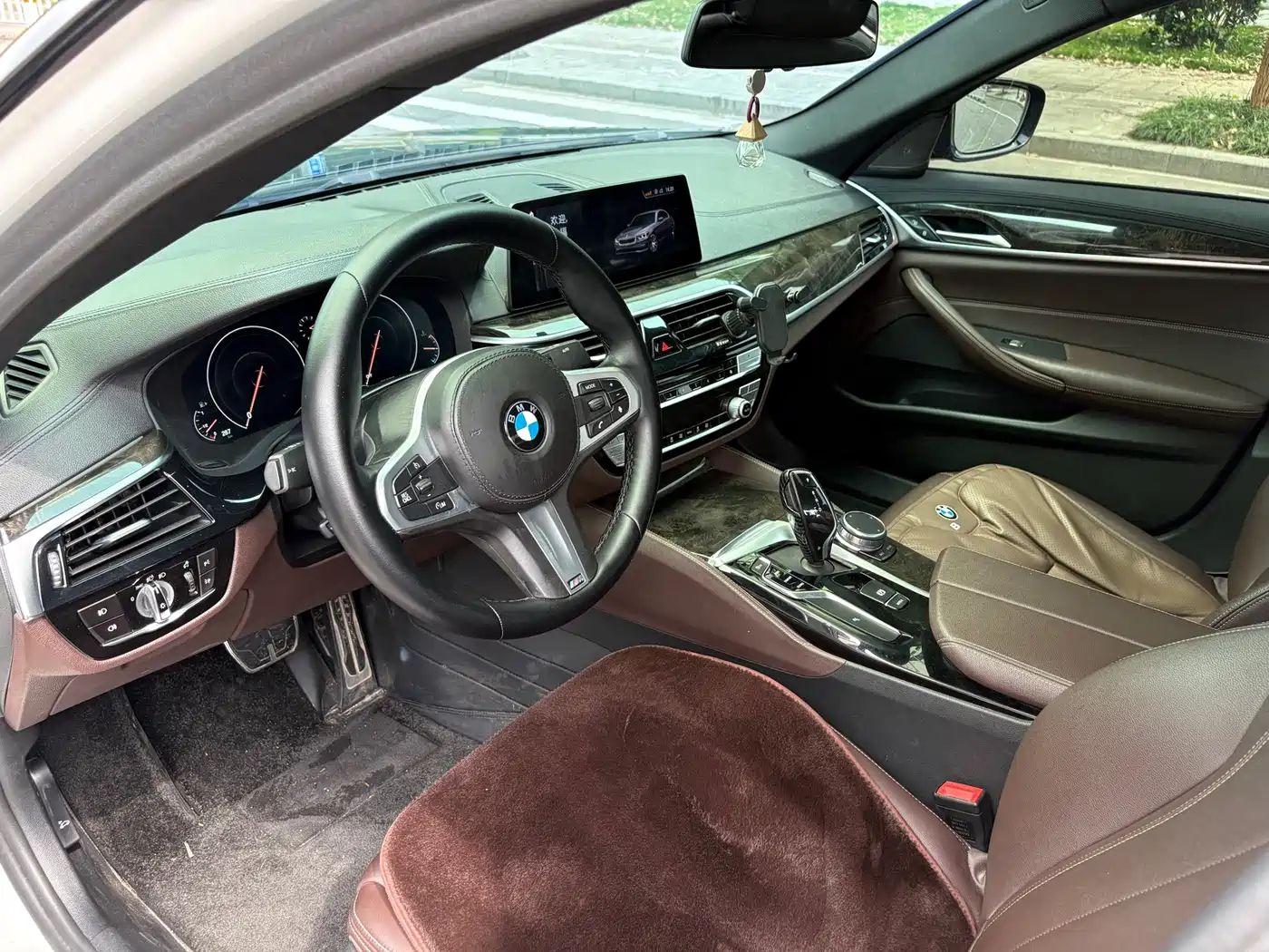 BMW 5 Series 2019 525Li M Sport Package фото 11