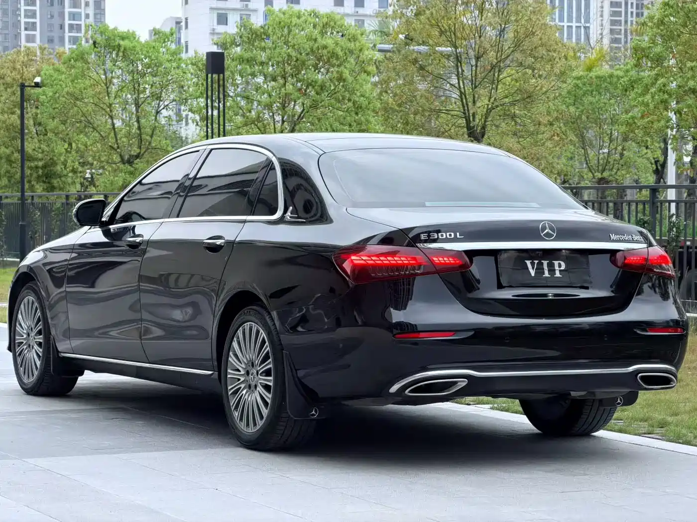 Mercedes-Benz E-Class 2021 E 300 L Fashion фото 6