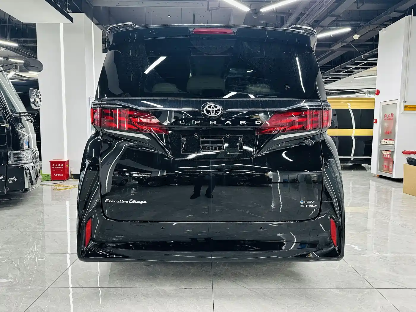 Toyota Alphard 2025 Hybrid 2.5L Prestige Gold Edition фото 9