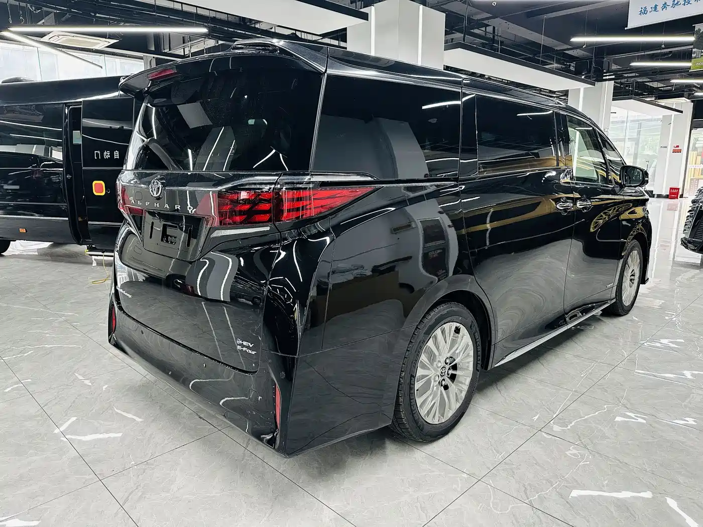 Toyota Alphard 2025 Hybrid 2.5L Prestige Gold Edition фото 8
