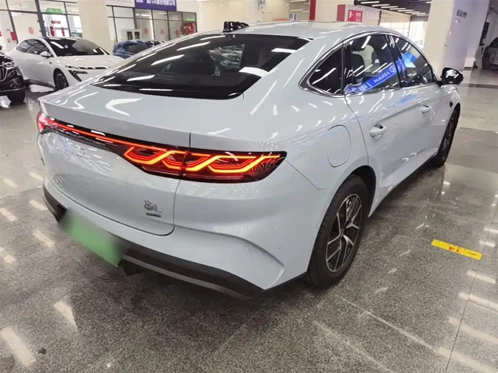BYD Qin L 2025 DM-i Smart Drive Edition 120KM Surpassing фото 7