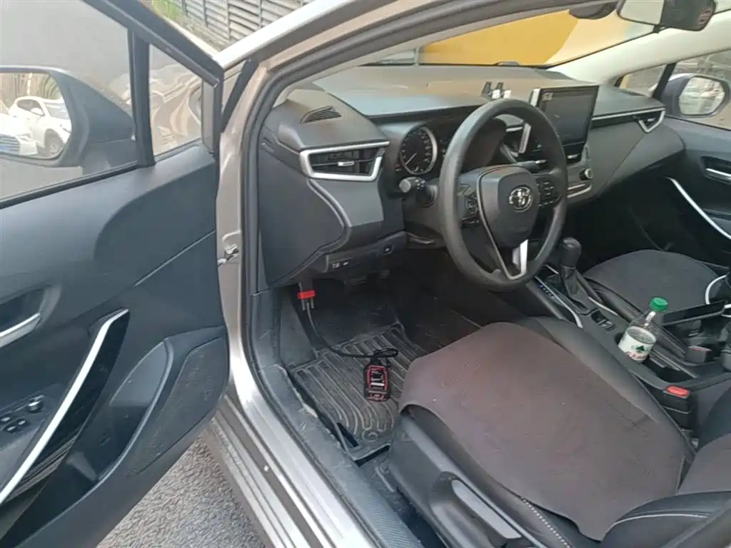 Toyota Corolla 2021 Hybrid 1.8L E-CVT Elite Edition фото 16