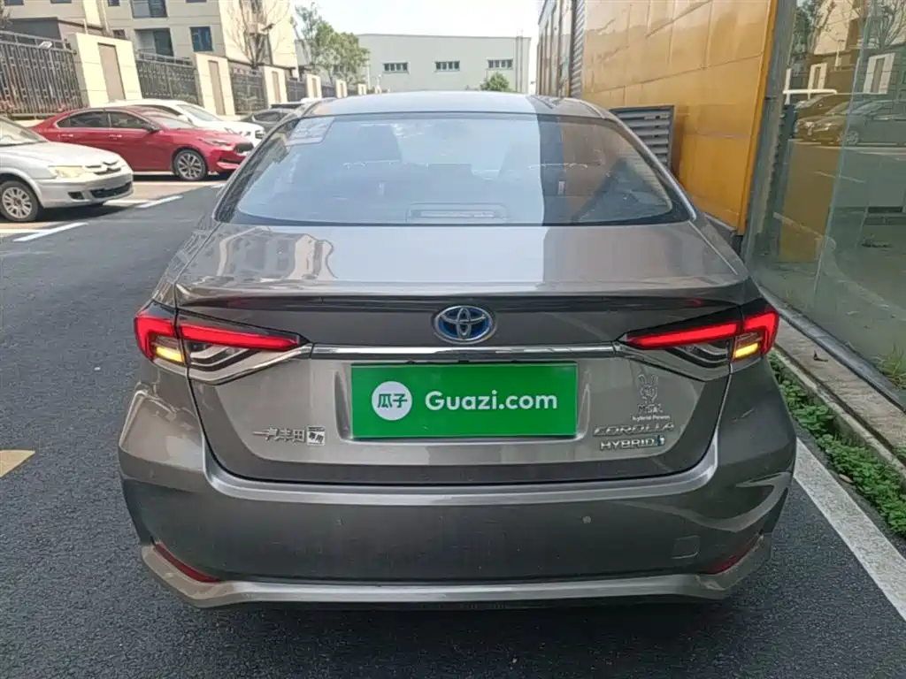 Toyota Corolla 2021 Hybrid 1.8L E-CVT Elite Edition фото 6