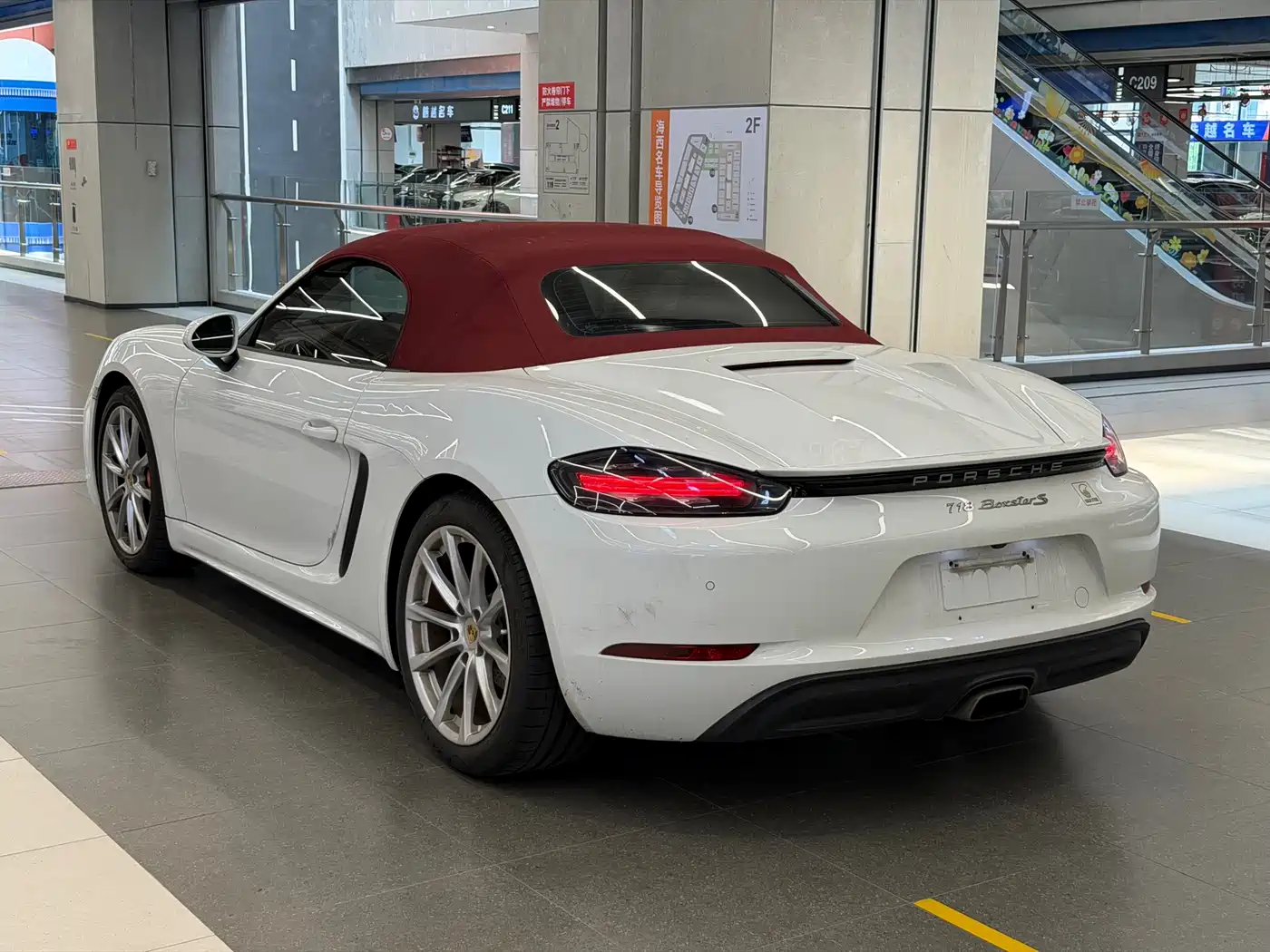 Porsche 718 2016 Boxster 2.0T фото 4
