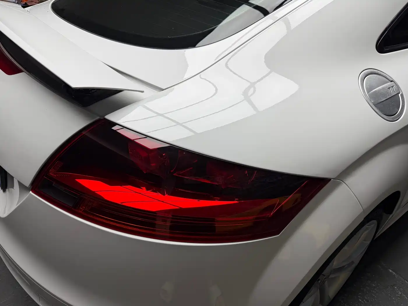 Audi TTS 2011 Model TTS Coupe 2.0TFSI quattro фото 11