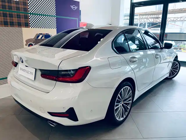 BMW 3 Series 2020 320i Sport Package — фото 2
